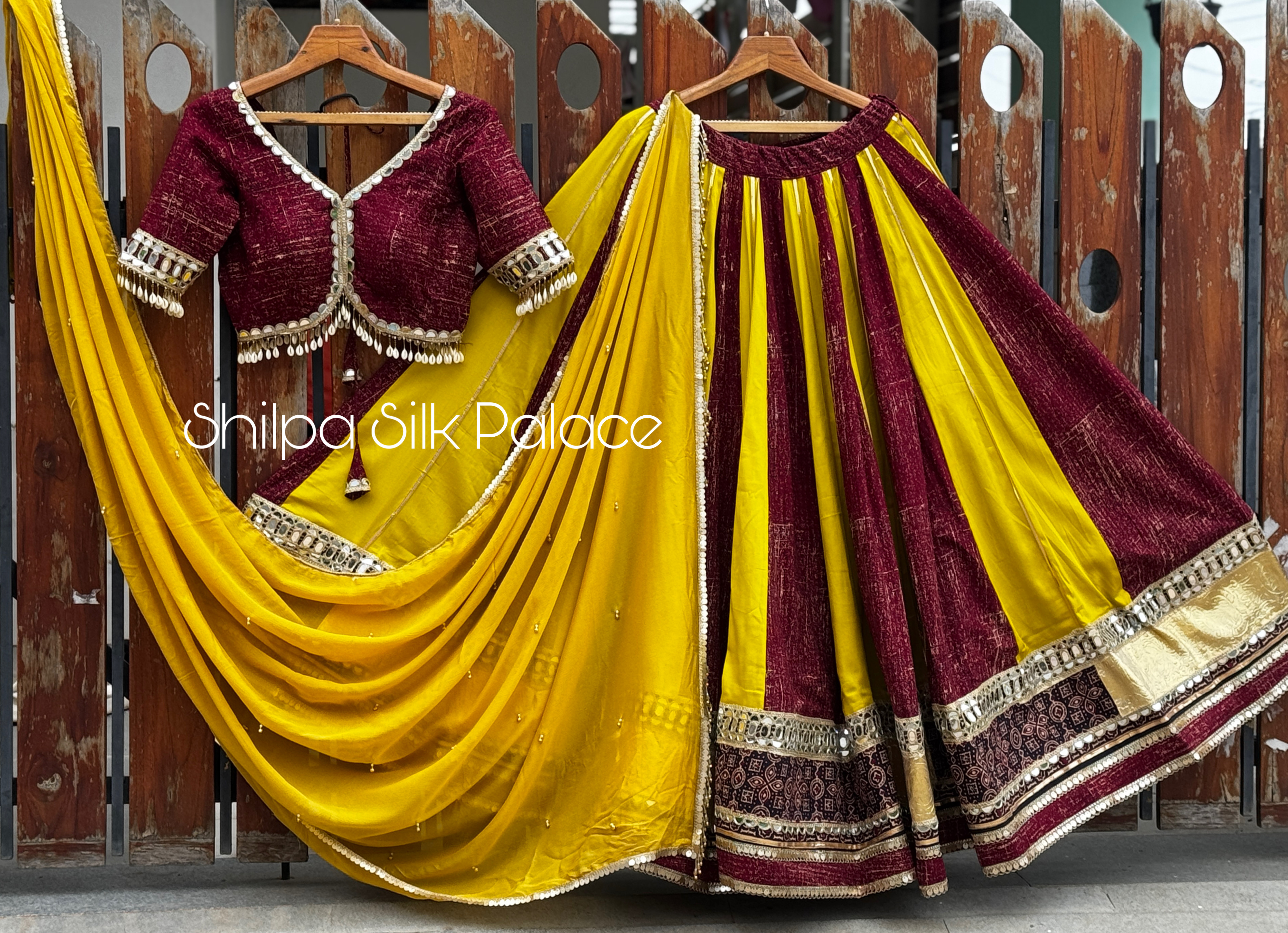 Dilbar | maroon