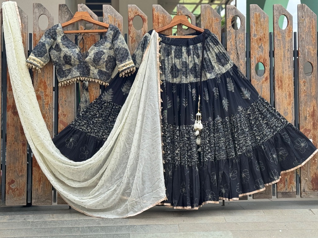 Nitya | blueish grey layer